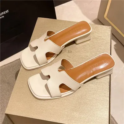 KOREAN VERSION OF THE YEAR THICK HEEL